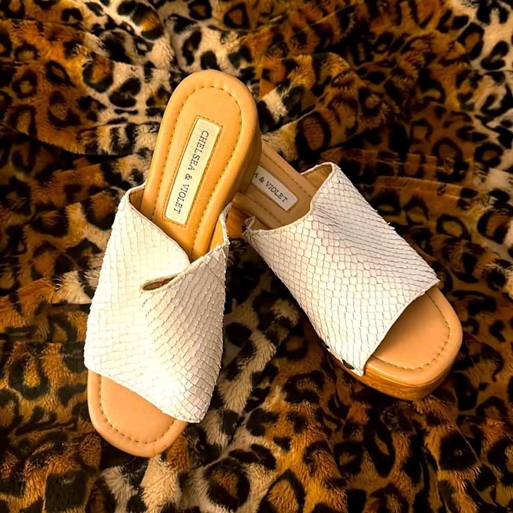Like New 5 1/2 Chelsea & Violet White Faux Snake Skin Wedge with wood platform.